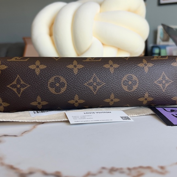 SOLD-Authentic louis vuitton Toiletry Pouch 26 ONLY Pink Monogram - Picture 11 of 14